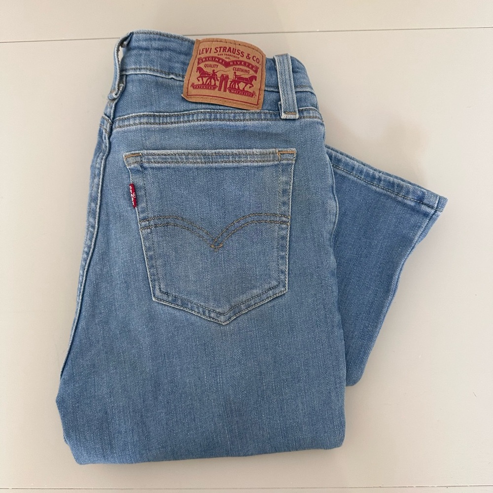 Levi’s 729 High Rise Flare Women’s Jeans 👖